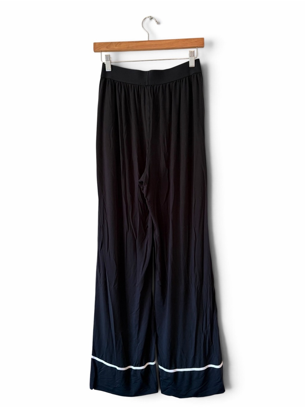 WeWoreWhat Black Pajama Set White Contrast Trim - Picture 5 of 11